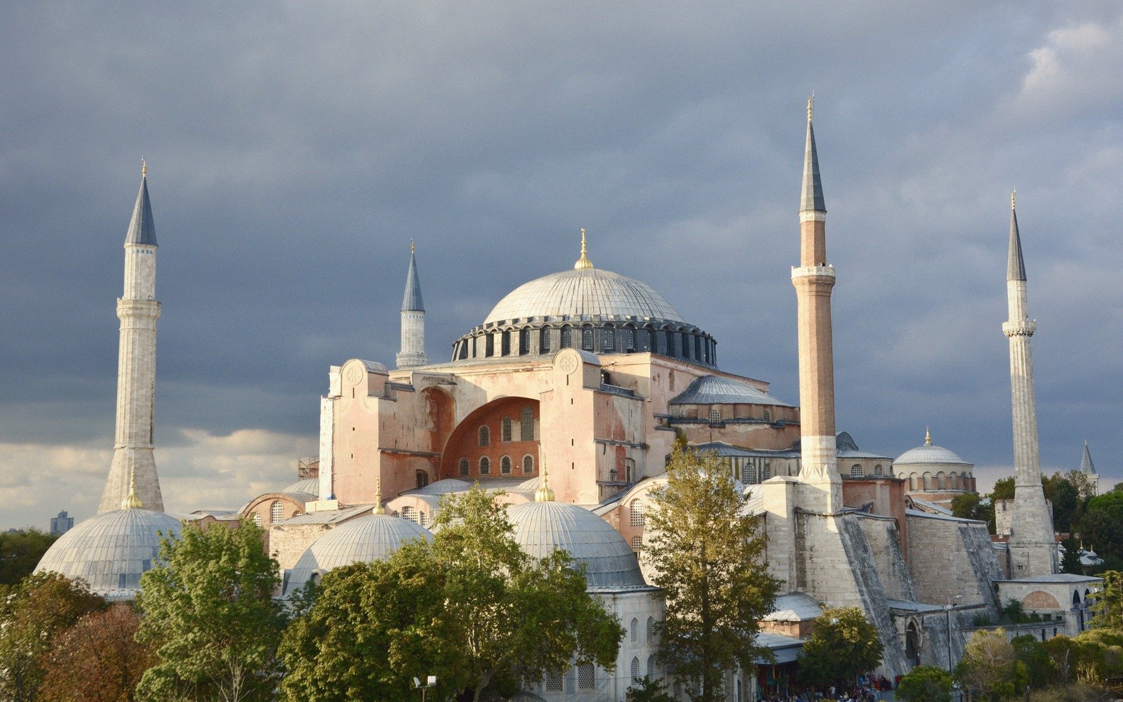 How Hagia Sophia Holds Up That Dome